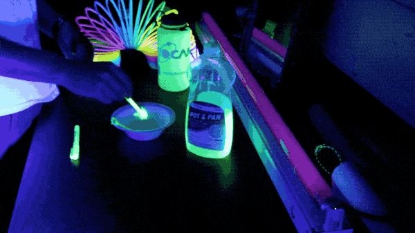 Fluorescent 